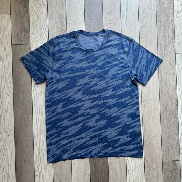 Lululemon Blue Camouflage Men's T-Shirt - Picture 1 of 5